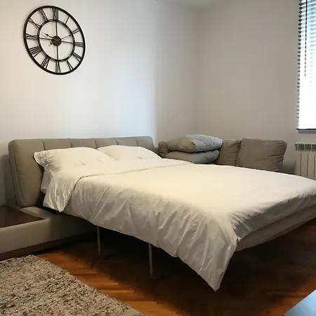 Apartament Sanda *