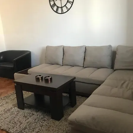 Apartament Sanda *